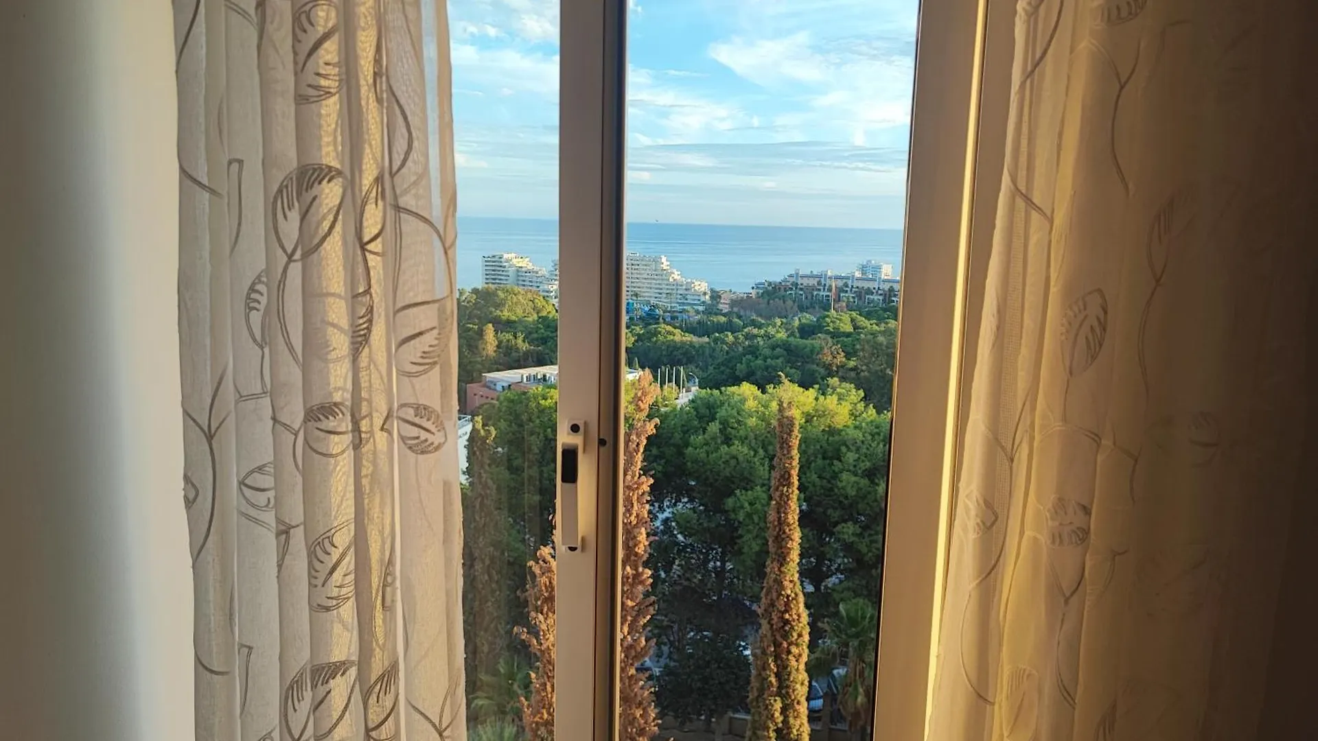 Hercules Paradise 531 Apartamento Con Vistas Al Mar Mediterraneo En Benalmadena A Pasos Del Centro Y Su Vibrante Zona Comercial Disfruta De Una Experiencia Unica En La Costa Del Sol Malaga Andalucia Well-Connected To The Airport 0*,  Spain