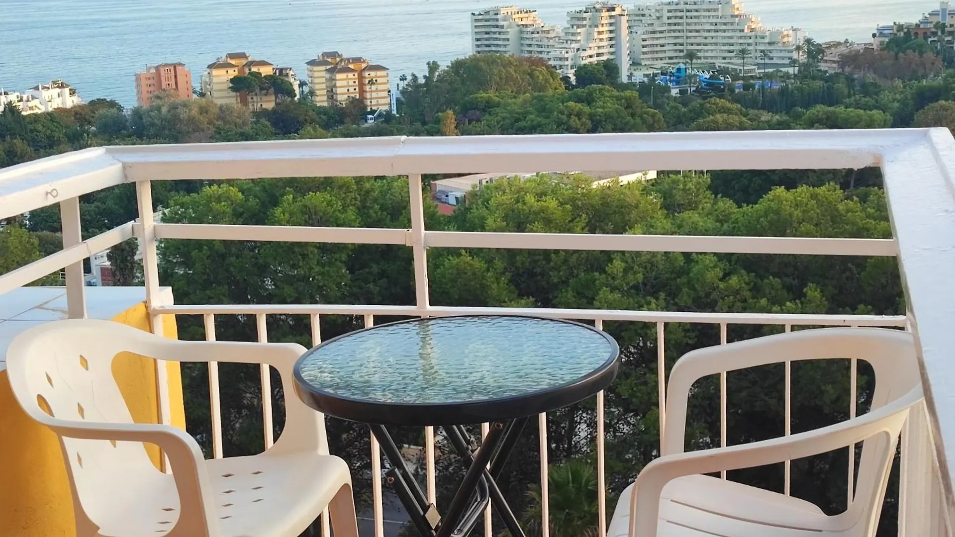 Apartment Hercules Paradise 531 Apartamento Con Vistas Al Mar Mediterraneo En Benalmadena A Pasos Del Centro Y Su Vibrante Zona Comercial Disfruta De Una Experiencia Unica En La Costa Del Sol Malaga Andalucia Well-Connected To The Airport